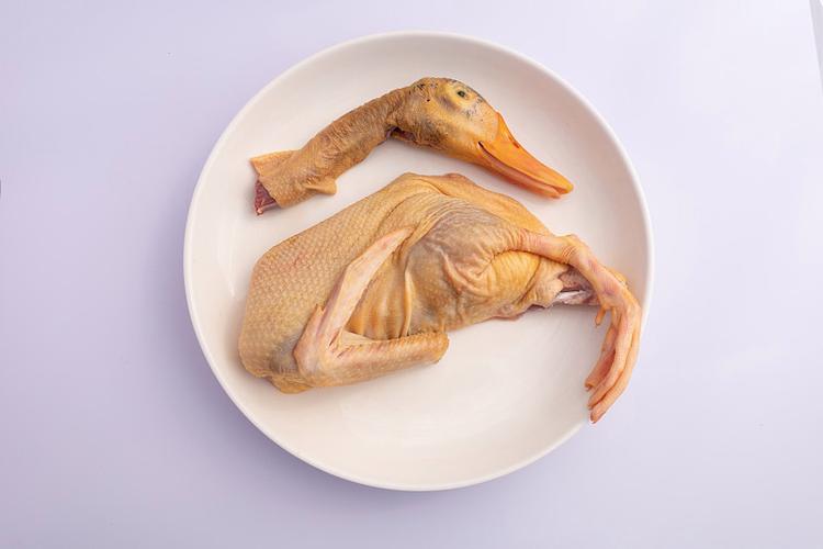 半只麻鸭土鸭老鸭子生鲜鸭肉图片